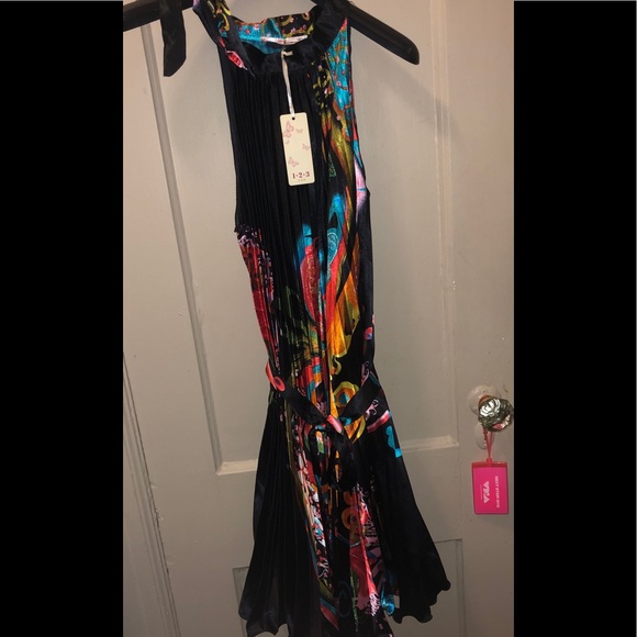 NWT Gorgeous Pleated Dress M - Picture 1 of 4